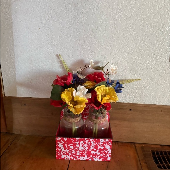 Pioneer Woman Red Splatter Metal Caddy Faux Floral Arrangement - Picture 1 of 1